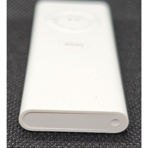 Apple White Remote Control - Picture 10 of 11